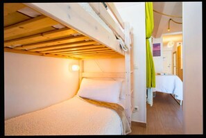 1 chambre, accès au Wi-Fi (inclus), literie fournie