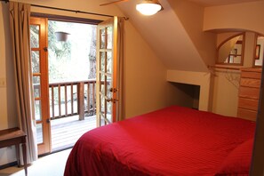 3 bedrooms, iron/ironing board, travel cot, free WiFi