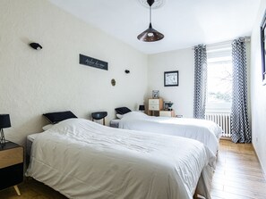 5 bedrooms, iron/ironing board, travel crib, bed sheets - Stunning property between Alpilles and Luberon (Cavaillon)