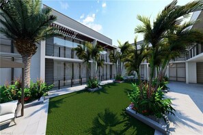 Property grounds - Modern New Condo Close to Beach (Naples)