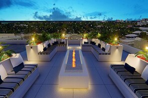 Property grounds - Modern New Condo Close to Beach (Naples)