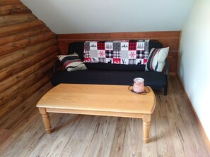 Interior - Rural Country Setting- Rustic and Charming Log Guest Suite (Roslin)