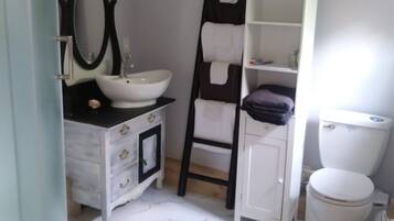 Dusche, Handtücher, Seife, Shampoo