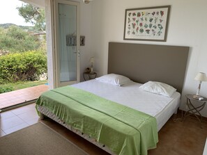 4 habitaciones, tabla de planchar con plancha y wifi gratis