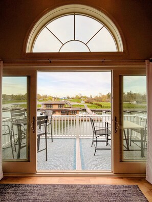 Interior - Gorgeous Townhouse & Boathouse in Cozy Carnegie Bay (Alexandria Bay)