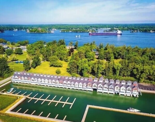 Exterior - Gorgeous Townhouse & Boathouse in Cozy Carnegie Bay (Alexandria Bay)