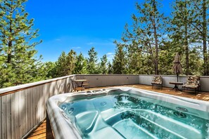 Bain à remous extérieur