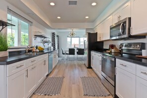 Fridge, microwave, oven, stovetop - Spacious Mid-Century Style Oasis with Casita (Palm Springs)