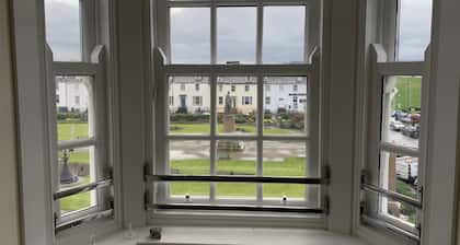 Ayr Loft Apartment With Fabulous Views