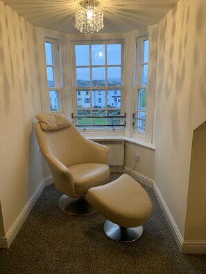 Room - Ayr Loft Apartment With Fabulous Views (Ayr)