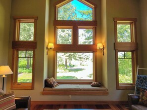 Interior - Aspen Grove - 4-Bedroom Home in Mazama (Winthrop)