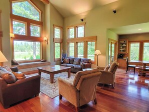 Fireplace, books, stereo, offices - Aspen Grove - 4-Bedroom Home in Mazama (Winthrop)