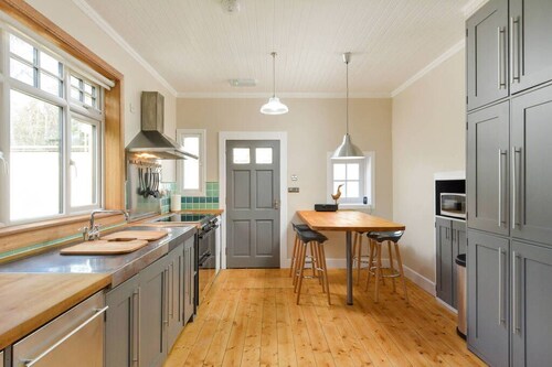 Spacious 4-Bedroom Detached St Andrews Home with Garden, Parking & Riverside Walk to Town