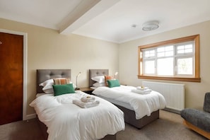 4 bedrooms, internet, bed sheets