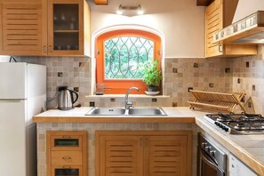 Private kitchen - Villa LA CESA for 6/8 people (San Felice Circeo)