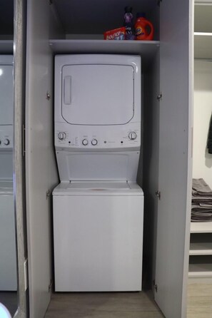 Interior - A Luxurious Studio Retreat Awaits You (Los Angeles)