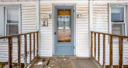 Cozy, Dog-Friendly Home w/ a Large Yard plus Free WiFi & a Private Washer/Dryer