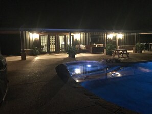 Outdoor pool - GETAWAY!Suite 5@ElKen!$Massage,Breakfast,Relax,Renew (Canton)