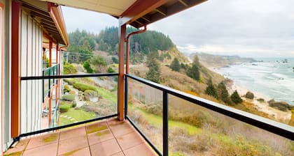 Sweeping Oceanfront Views Await Tranquil Condo w/ Balcony, Beach Access, W/D