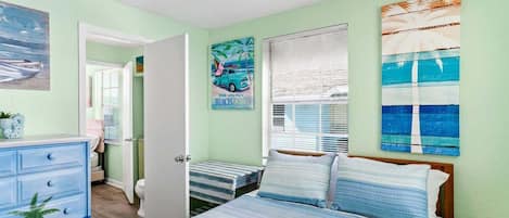 2 bedrooms, iron/ironing board, free WiFi, bed sheets