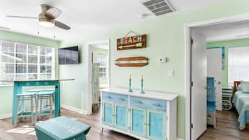 2 slaapkamers, een strijkplank/strijkijzer, gratis wifi, beddengoed