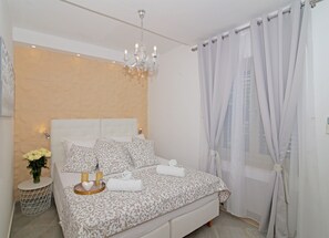 2 bedrooms, WiFi, bed sheets