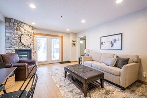 TV, fireplace, DVD player, offices