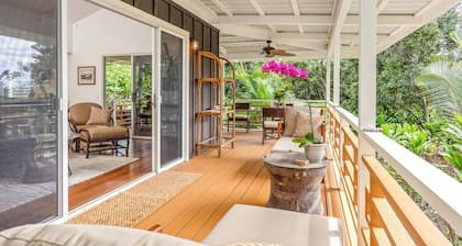 Ohia Cottage: Your Coastal Retreat near Napoopoo Beach