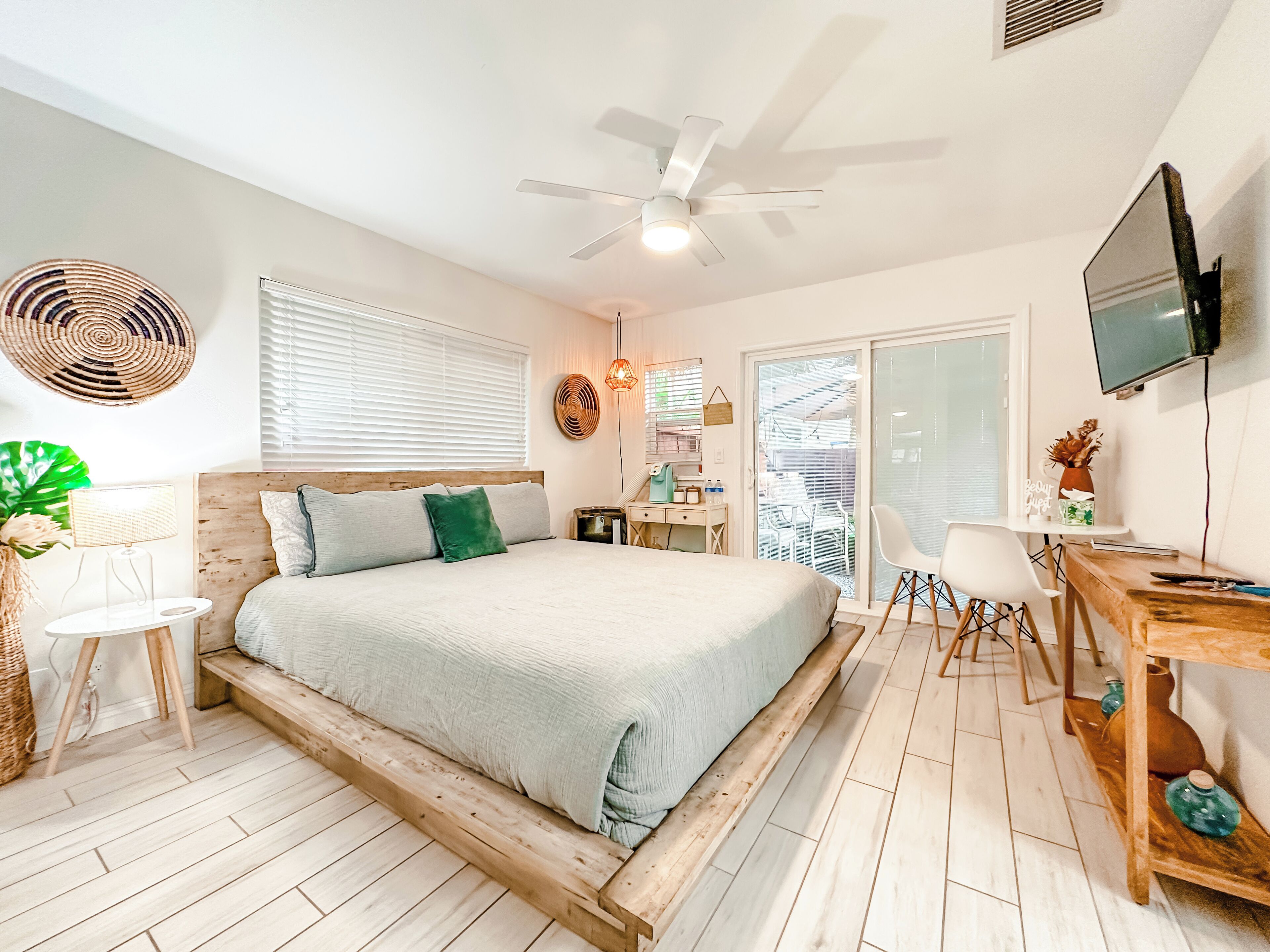 Paradise palm Studio