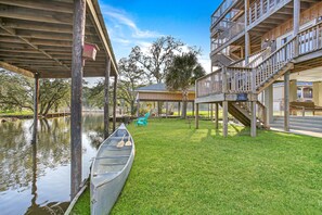 Property grounds - Unique Bayou Waterfront Whimsical home in family neighbor (Slidell)