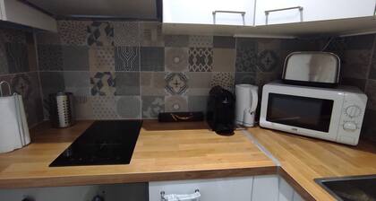 âPOISSY F2 tout confort, hyper centre 3ïžâŁ