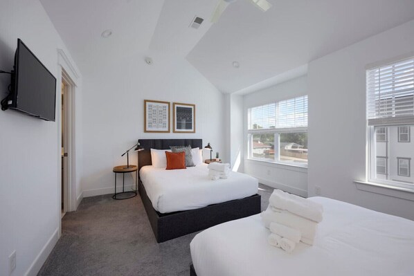 4 bedrooms, desk, iron/ironing board, WiFi