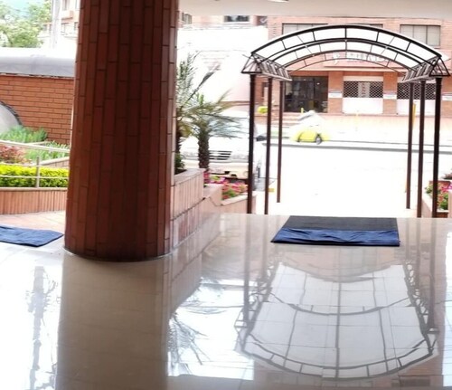 Beautiful condo 3 bedroom apartment 2.5 bath, minutes from downtown Cuenca