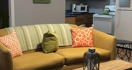 “our little green with envy”Gallipolis No cleaning fee and no Taxes all include.