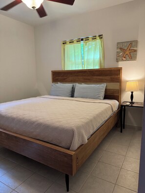 3 slaapkamers, een bureau, gratis wifi, beddengoed