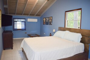 3 chambres, bureau, accès au Wi-Fi (inclus), literie fournie