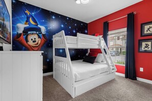 5 bedrooms, travel cot, WiFi, bed sheets