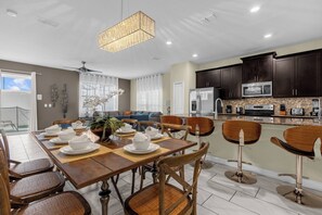 Dining - 5 Bedrooms / 4 Bathrooms / Storey Lake (4806 CS) (Kissimmee)
