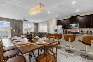 Dining - 5 Bedrooms / 4 Bathrooms / Storey Lake (4806 CS) (Kissimmee)