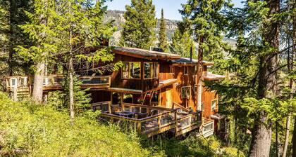Jackson Hole Hideout Entire Home, Perfect for a Micro Wedding, Corporate Retreat