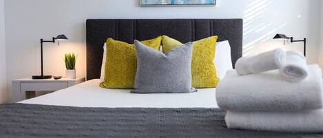 4 bedrooms, desk, iron/ironing board, WiFi