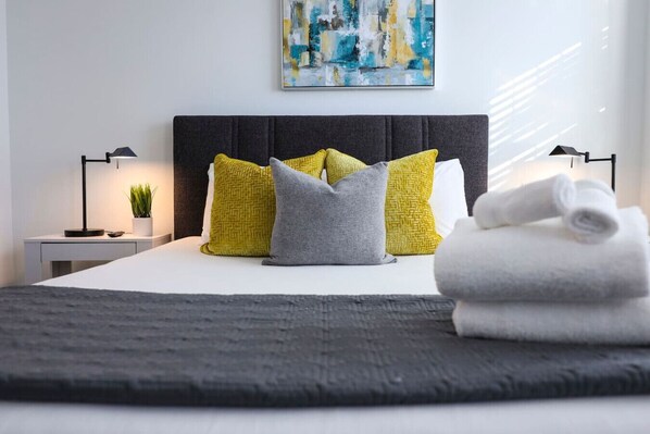 4 Schlafzimmer, Schreibtisch, Bügeleisen/Bügelbrett, WLAN