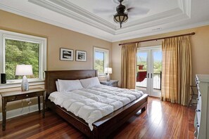 4 bedrooms, desk, free WiFi, bed sheets