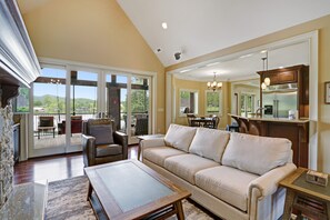 Smart TV, chimenea y tenis de mesa