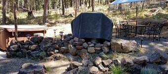 Hot Tub cozy Cabin fire pit Sun River Mt. Bachelor 