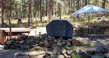 Hot Tub cozy Cabin fire pit Sun River Mt. Bachelor