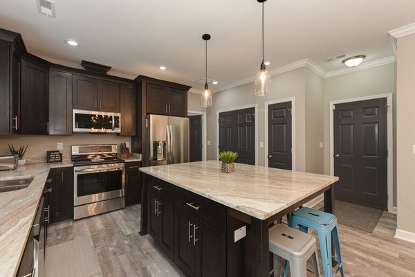 Frigorífic, microones, forn i placa de cuina