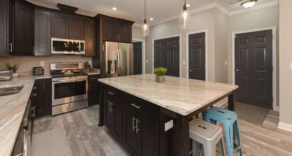 Stylish Home in Phoebus - 5 min to Buckroe Beach