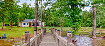 Elegant lakefront home with fast WiFi, large yard & dock