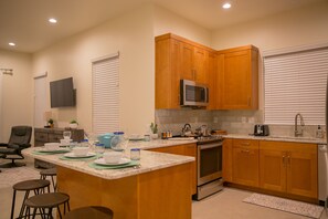 Fridge, microwave, oven, stovetop - Tanque Verde Valley Private Guest House 2 Bedroom, 2 Bath (Tucson)
